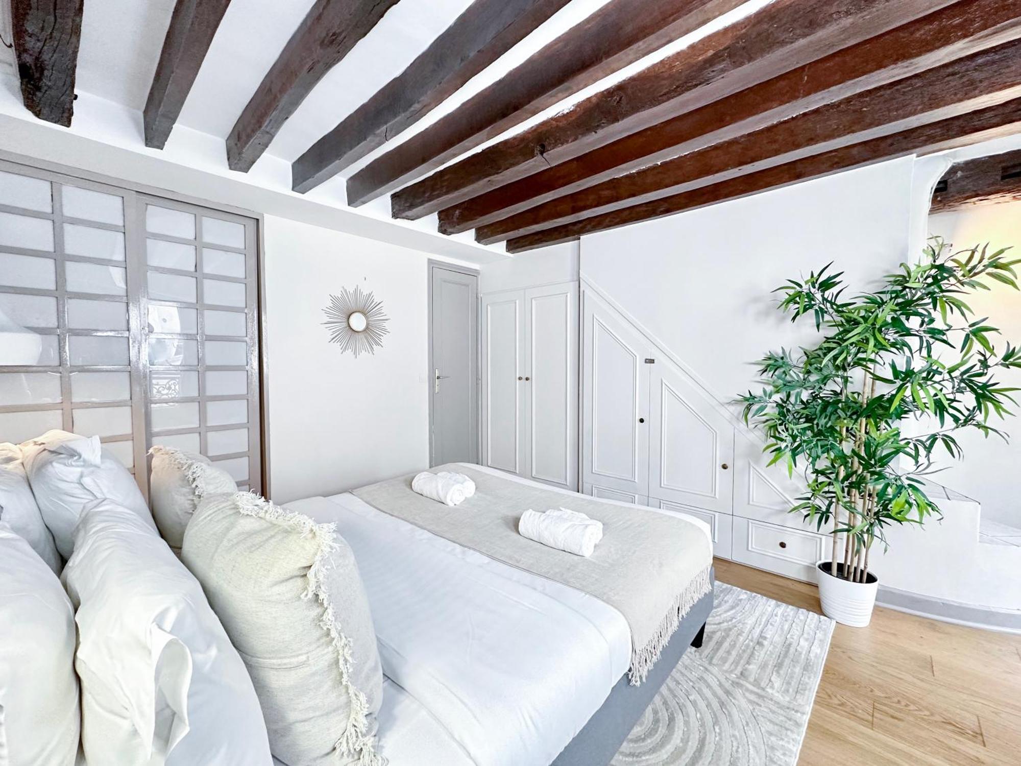 Unique & Beautiful Duplex In Saint-Germain Apartment Paris Exterior photo