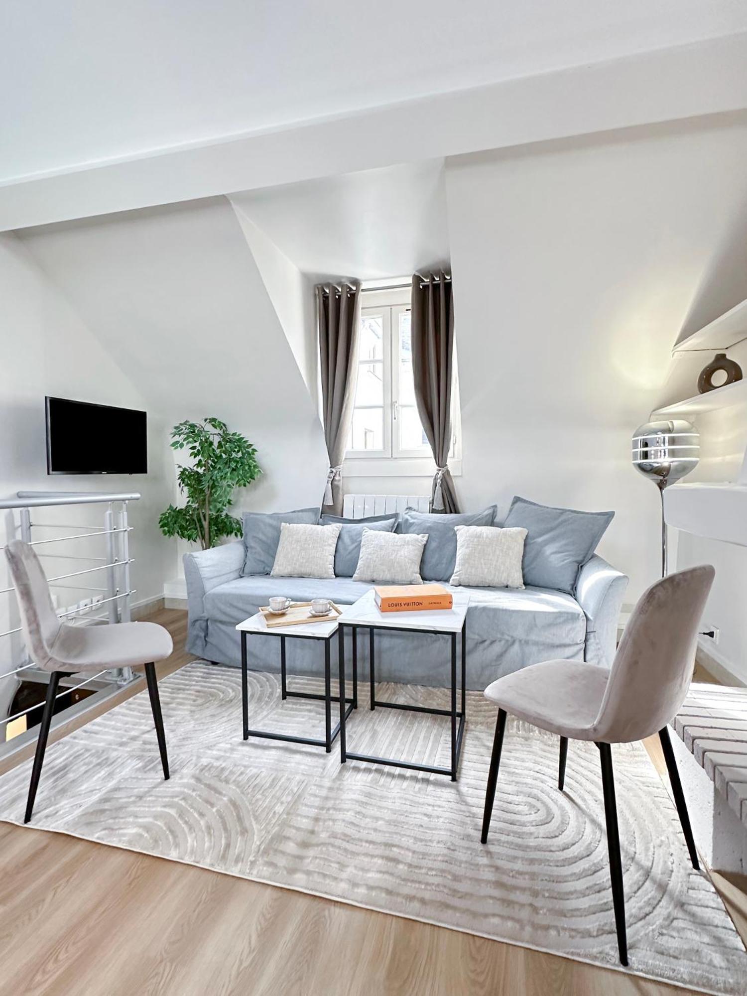Unique & Beautiful Duplex In Saint-Germain Apartment Paris Exterior photo